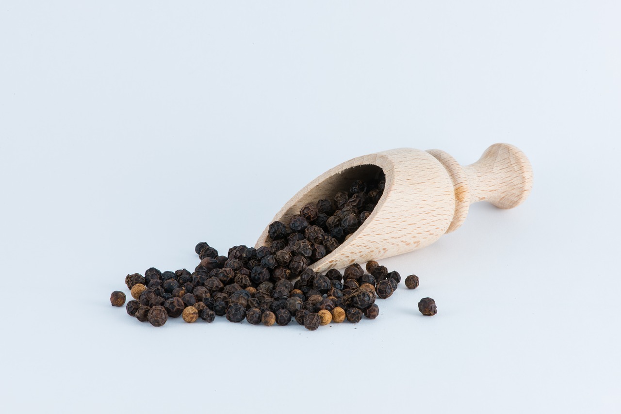 blackpepper-peppercorns-spices.jpg